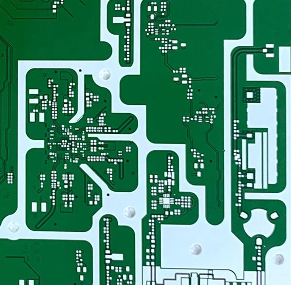 Circuit imprimé de forage arrière à plusieurs étages