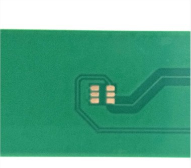 Carte de circuit imprimé à capacité intégrée
